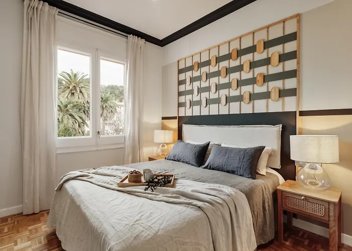 Adile - 4 Bedrooms And Balcony In El Putxet *